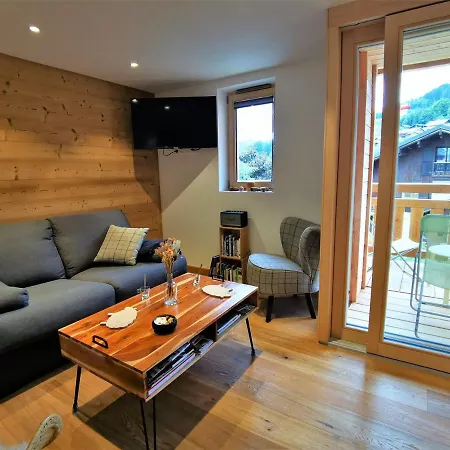Lumineux Avec Terrasse, Proche Pistes Et Commodites, - Fr-1-598-93 * Les Gets