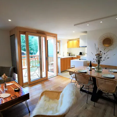Lumineux Avec Terrasse, Proche Pistes Et Commodites, - Fr-1-598-93 * Les Gets